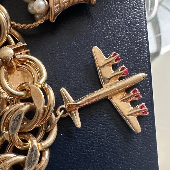 1940s Antique 14 K. Gold Charm Braclet - Picture 3 of 9